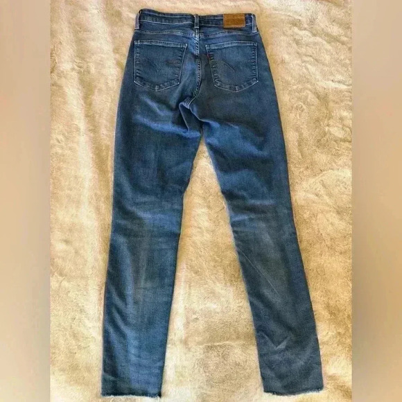 Levi's® Premium 721 HIGH RISE SKINNY WOMEN'S JEANS size 27 - Picture 5 of 16